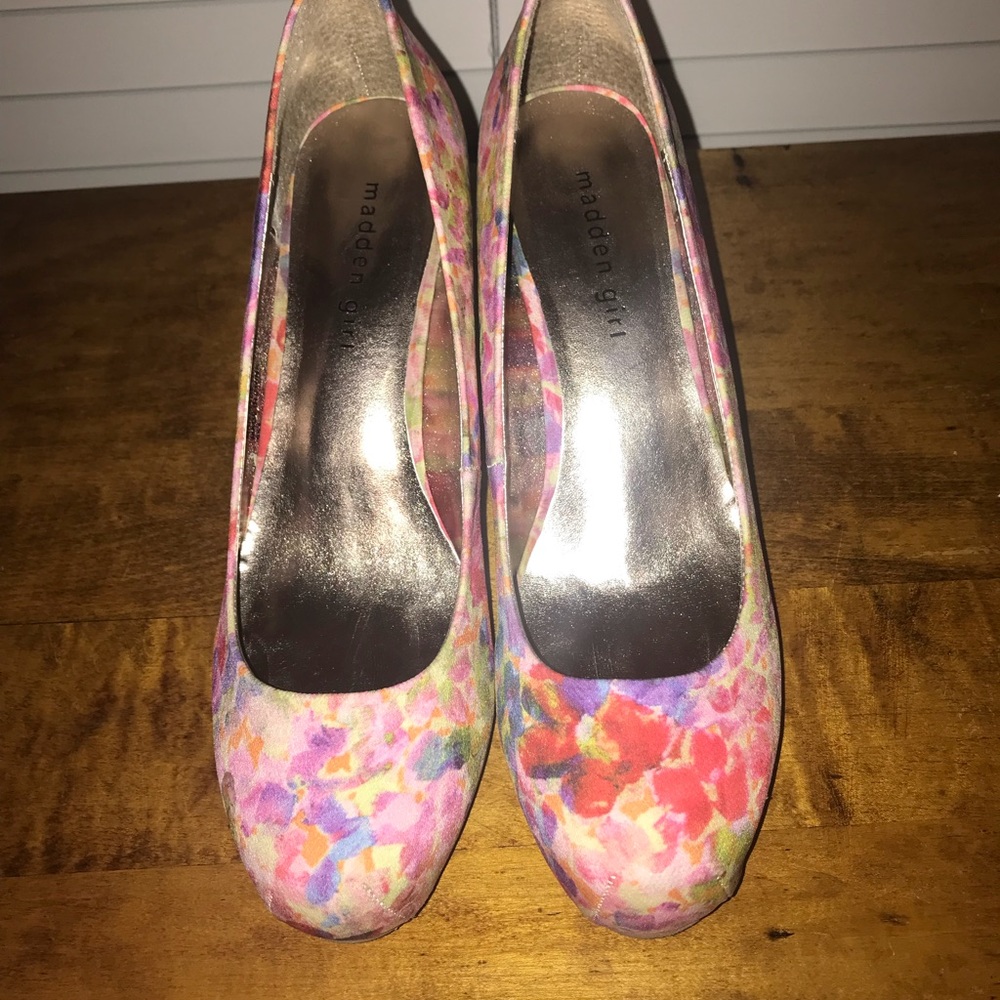 Madden Girl floral pumps.
